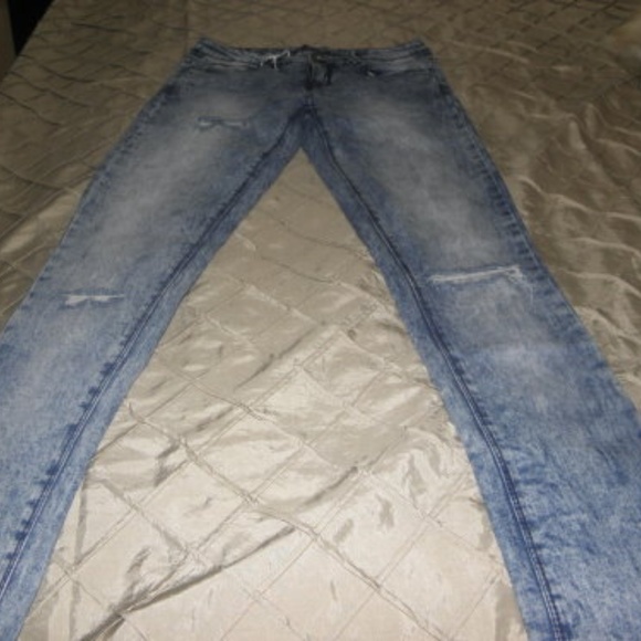 Distressed J.Jeans by Jordache - Picture 6 of 8
